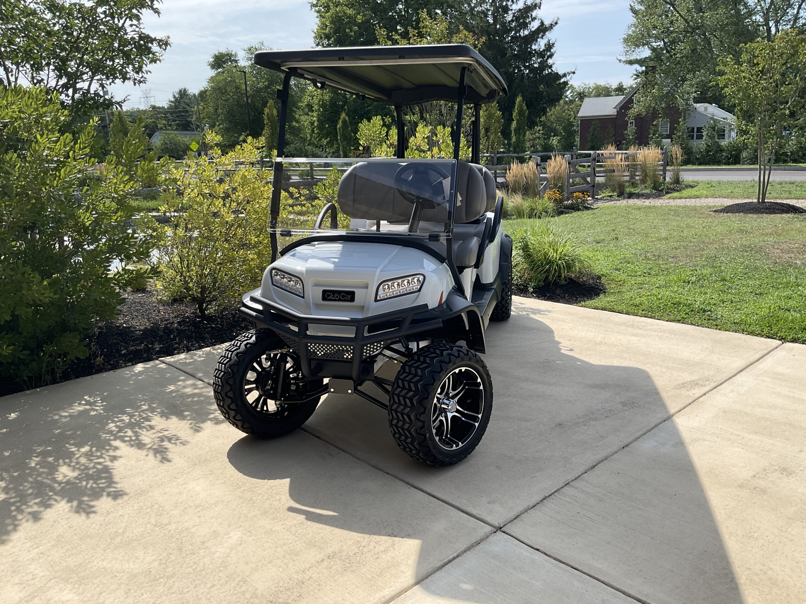 2025 CLUB CAR “ONWARD FOUR FOWARD” LIFTED PTV - Image 2