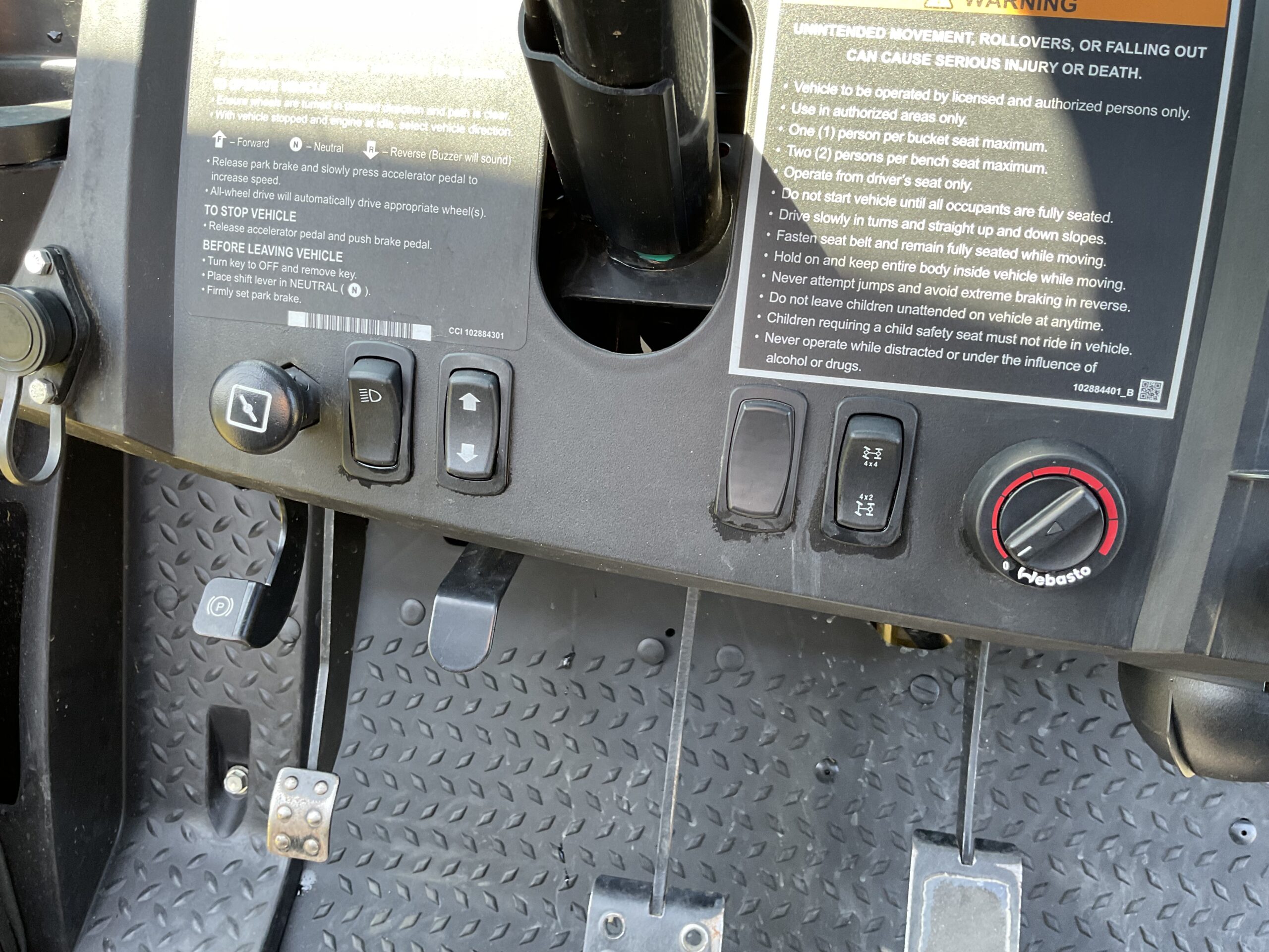 2023 Club Car “Carryall 1500” Gasoline Powered Utility Vehicle - Image 8